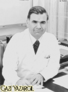 现代伟大的神经外科医生之一Gazi Yaşargil教授
