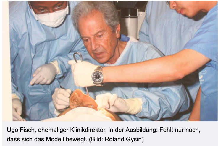 Ugo Fisch教授在亲自指导培训耳科、侧颅底外科医师