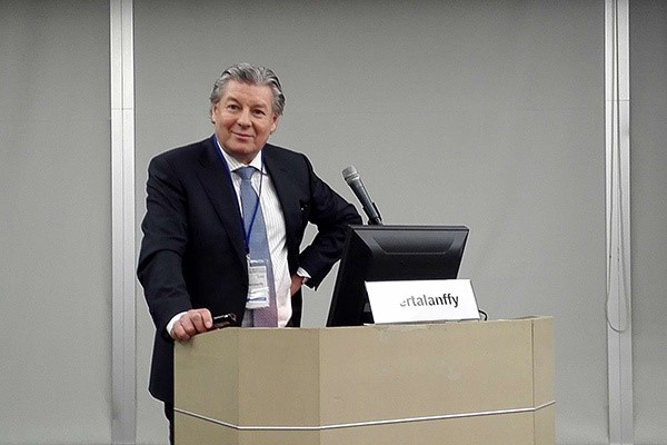 脊索瘤教授-巴特朗菲