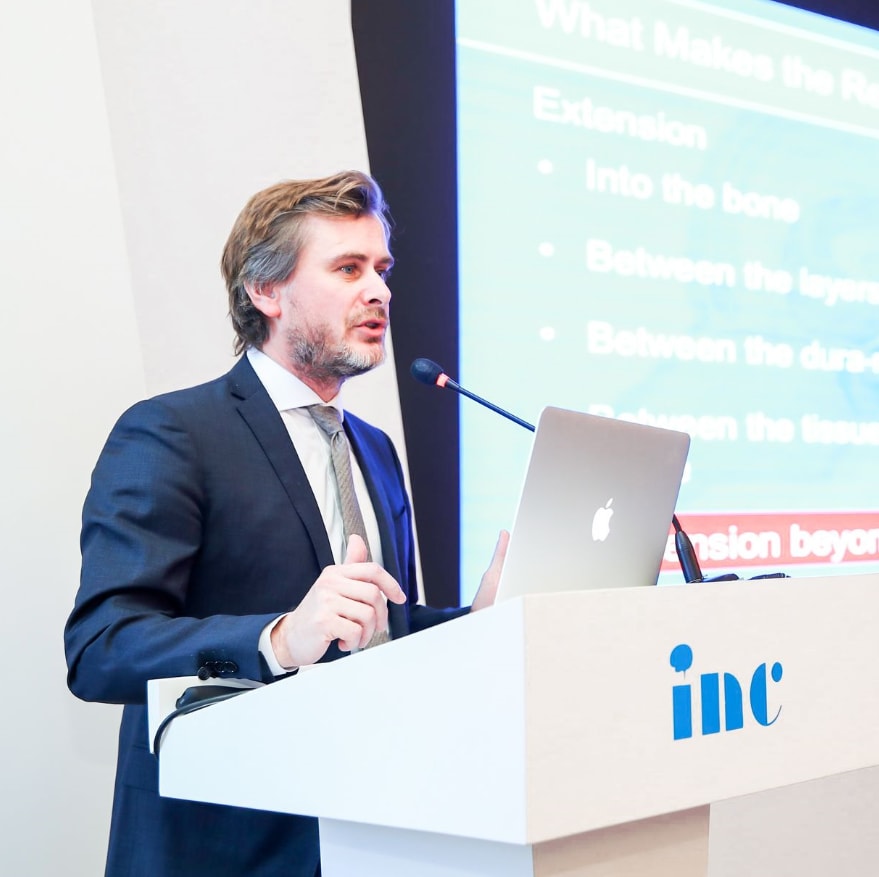 INC国际神经外科医生集团Sebastien Froelich教授对颅底和颅颈交界脊索瘤脑瘤手术策略演讲视频