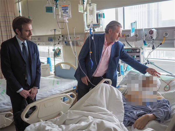 脑胶质瘤手术治疗案例-巴特朗菲教授