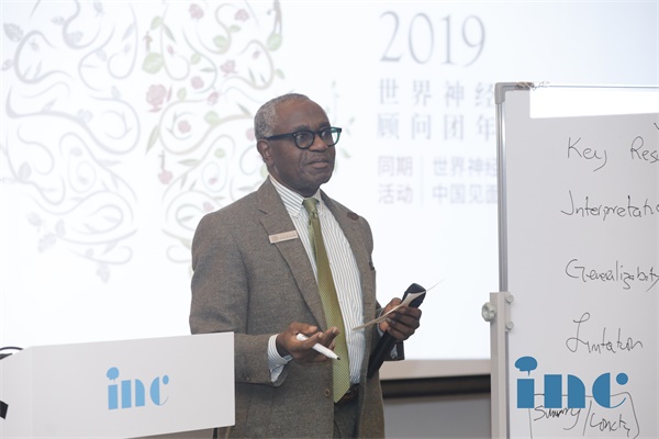 美国Nelson Oyesiku教授