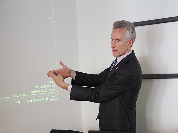 Michael T. Lawton 教授