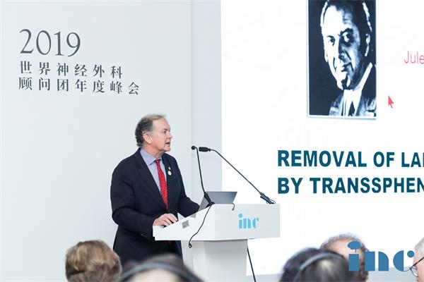 William T. Couldwell教授