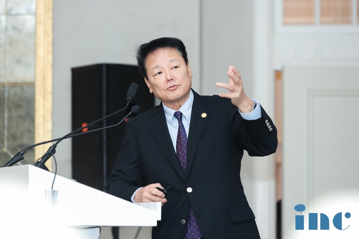 福岛式键穴手术（锁孔或钥匙孔手术）提出者