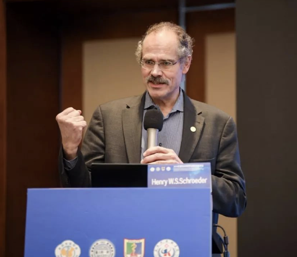 INC之德国Henry Schroeder教授：神经内镜辅助显微镜技术切除脑肿瘤独具优势