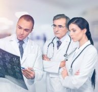 做完胶质瘤手术还用放疗或者化疗吗？