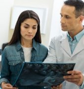 基于表观遗传学的胶质瘤潜在治疗靶点