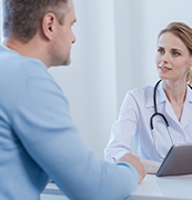 脑部胶质瘤有什么症状？手术后癫痫还会发作吗？