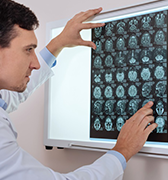 听神经瘤手术中电生理监测对面神经功能的中长期影响