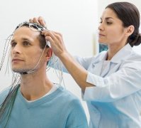 听神经瘤有哪些症状？如何治疗？