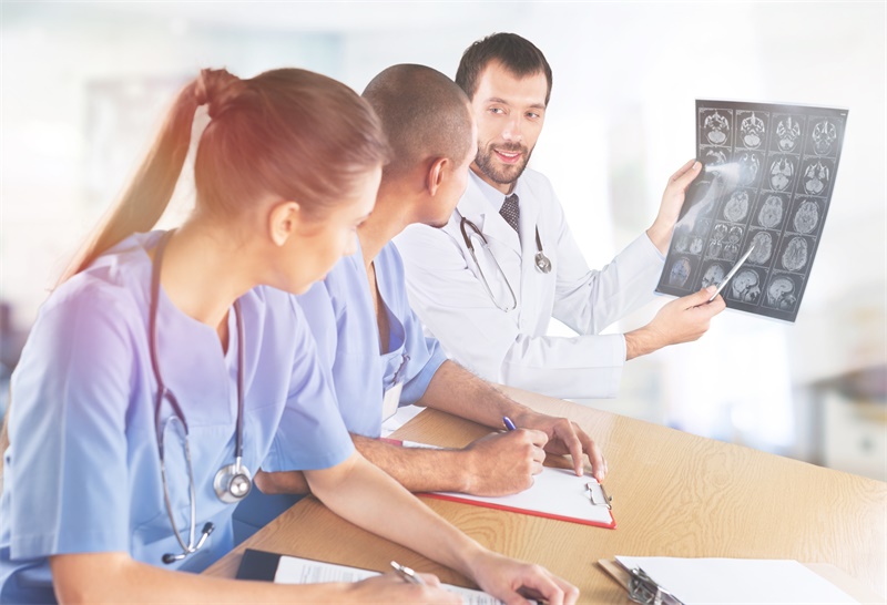 小儿低级别胶质瘤的治疗共识和辅助治疗原则