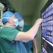 INC德国巴特朗菲教授携手无锡二院，开展高难度疑难复杂脑瘤手术