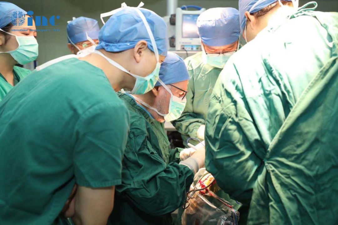 双侧视神经、下丘脑胶质瘤