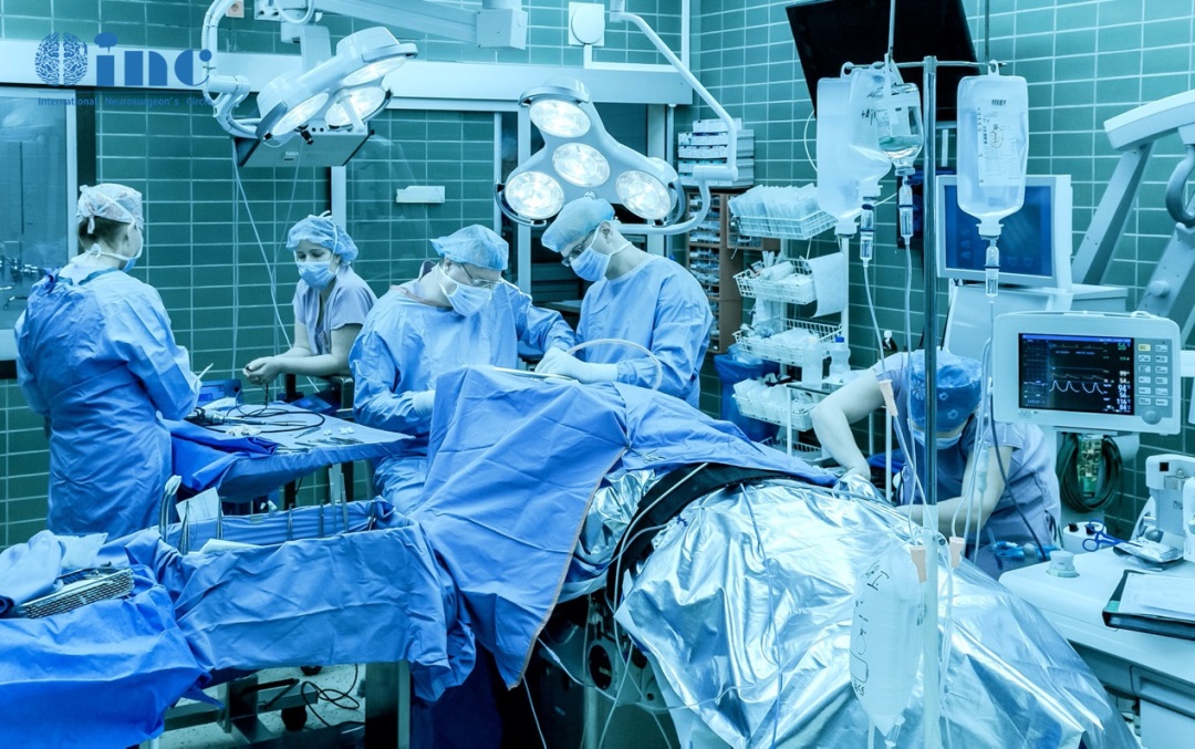 延髓胶质瘤手术