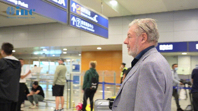 2023年9月24日<a href='/jiaoshou/24.html' target='_blank'><u>巴特朗菲</u></a>教授到达国内