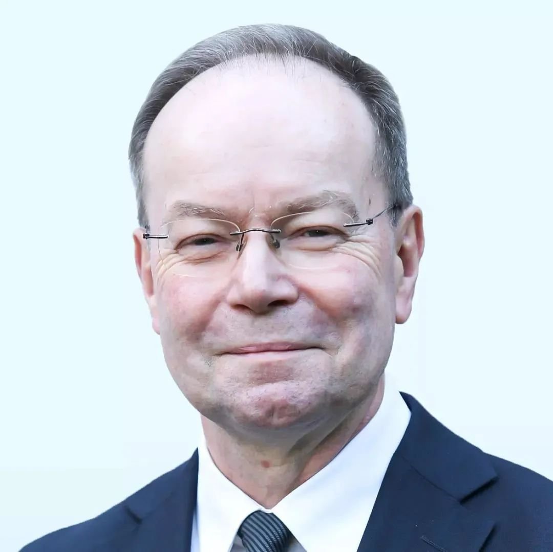 Volker Seifert教授 (德国）