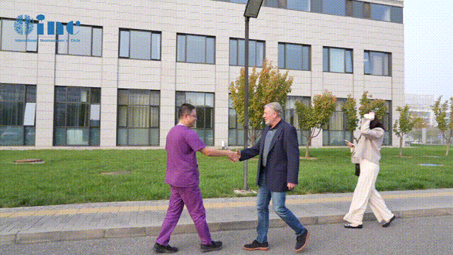 首都医科大学附属北京天坛医院外聘教授——巴特朗菲教授