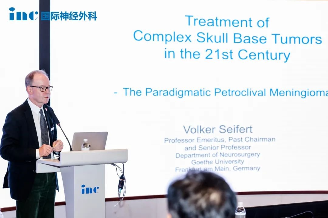 Volker Seifert教授（德国）