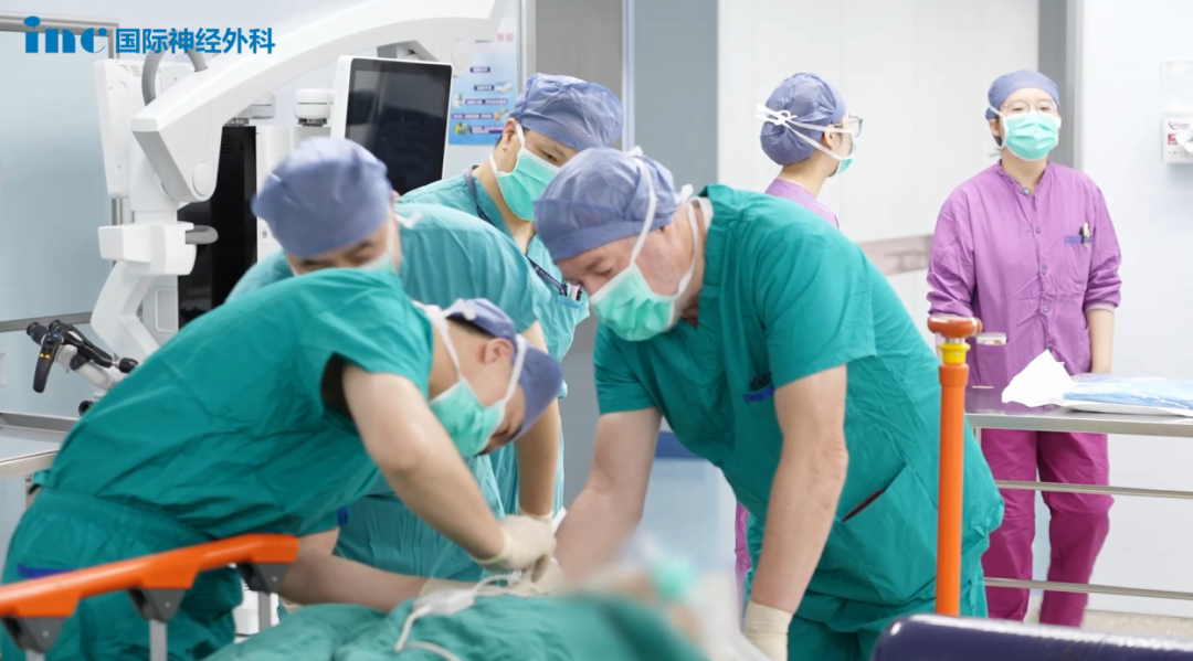 巴教授对每一个细节事无巨细、全方位准备为手术顺利进行保驾护航