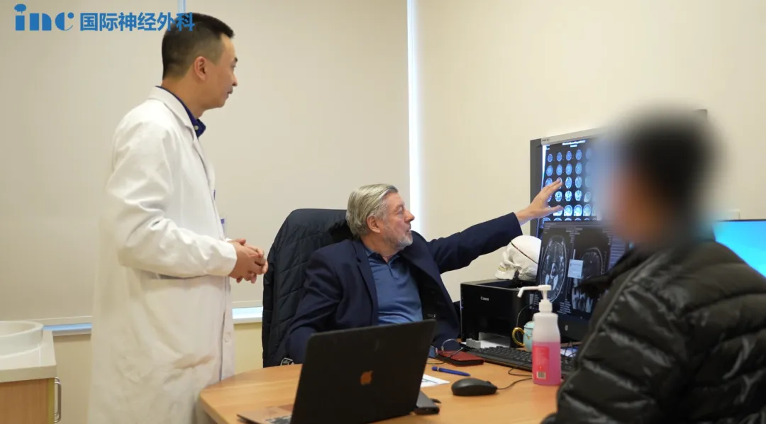 岛叶、颞叶、额叶较大胶质瘤手术是首要选择