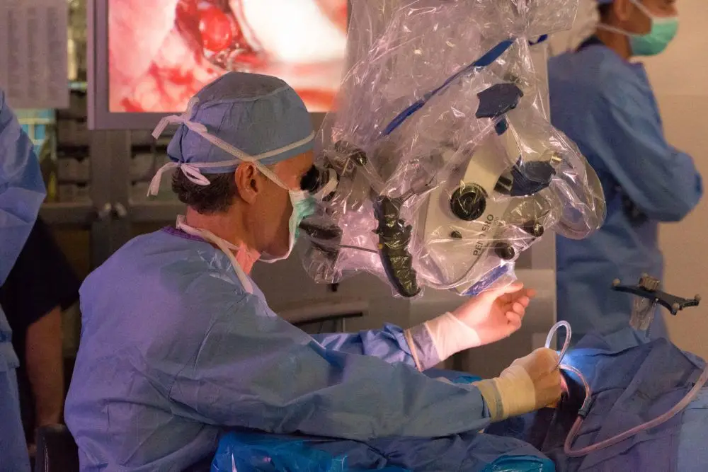 Michael T.Lawton教授作为世界血管神经外科专业领域颅内血管畸形治疗的世界大师级专家