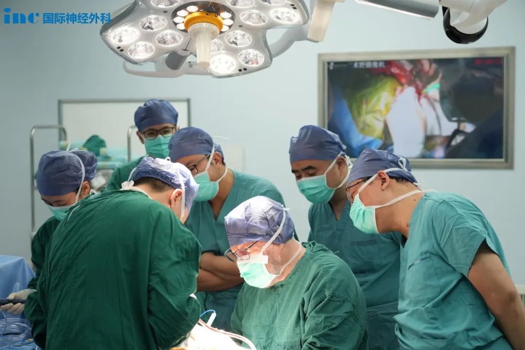 INC巴特朗菲教授中国疑难脑瘤示范手术