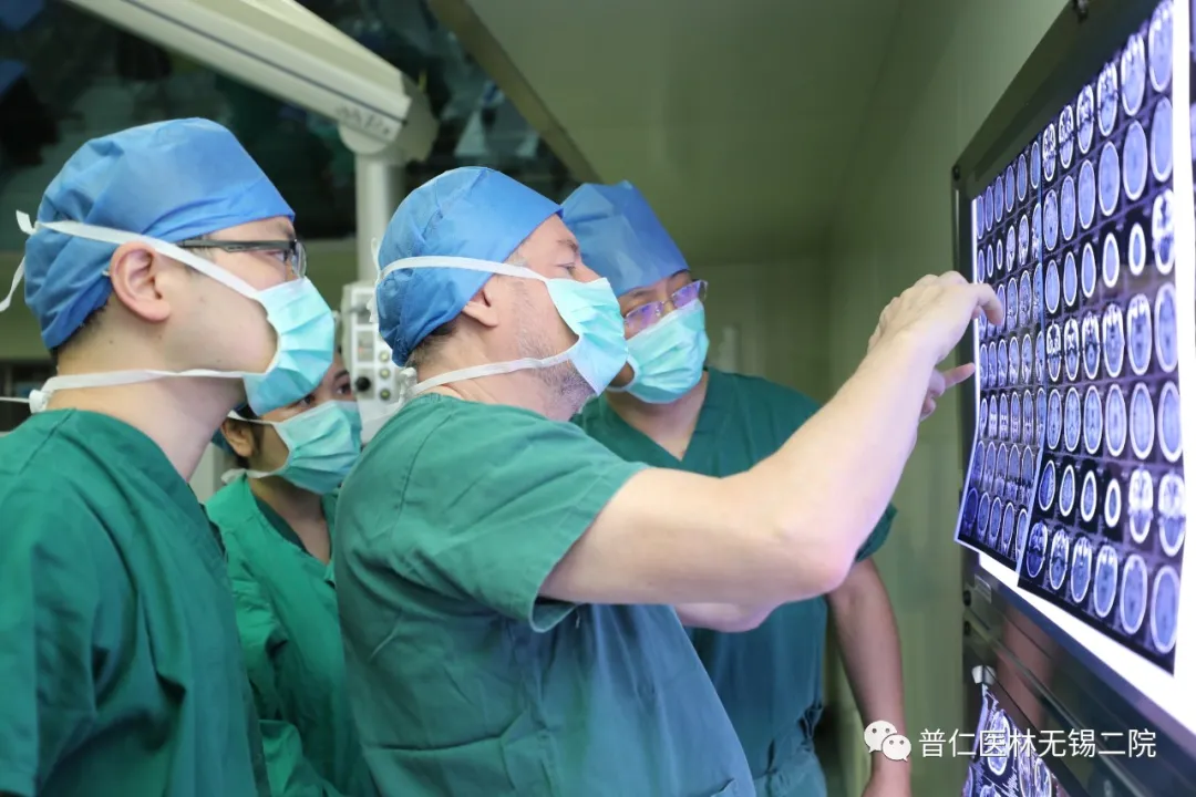 世界神经外科联合会(WFNS)教育与技术委员会前主席巴特朗菲教授