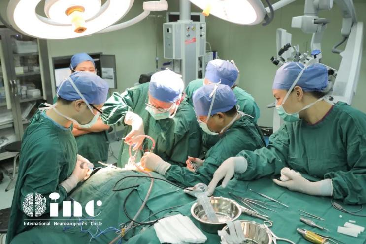 手术能拖吗？脊髓肿瘤预后和哪些因素有关？20年2325例大样本人群研究报导！