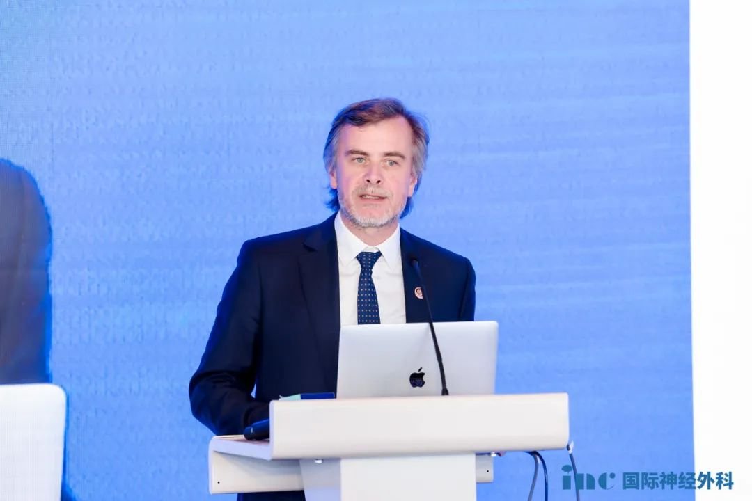 “脑瘤一定要开颅？”其实...这类颅底肿瘤从鼻子就能切除！