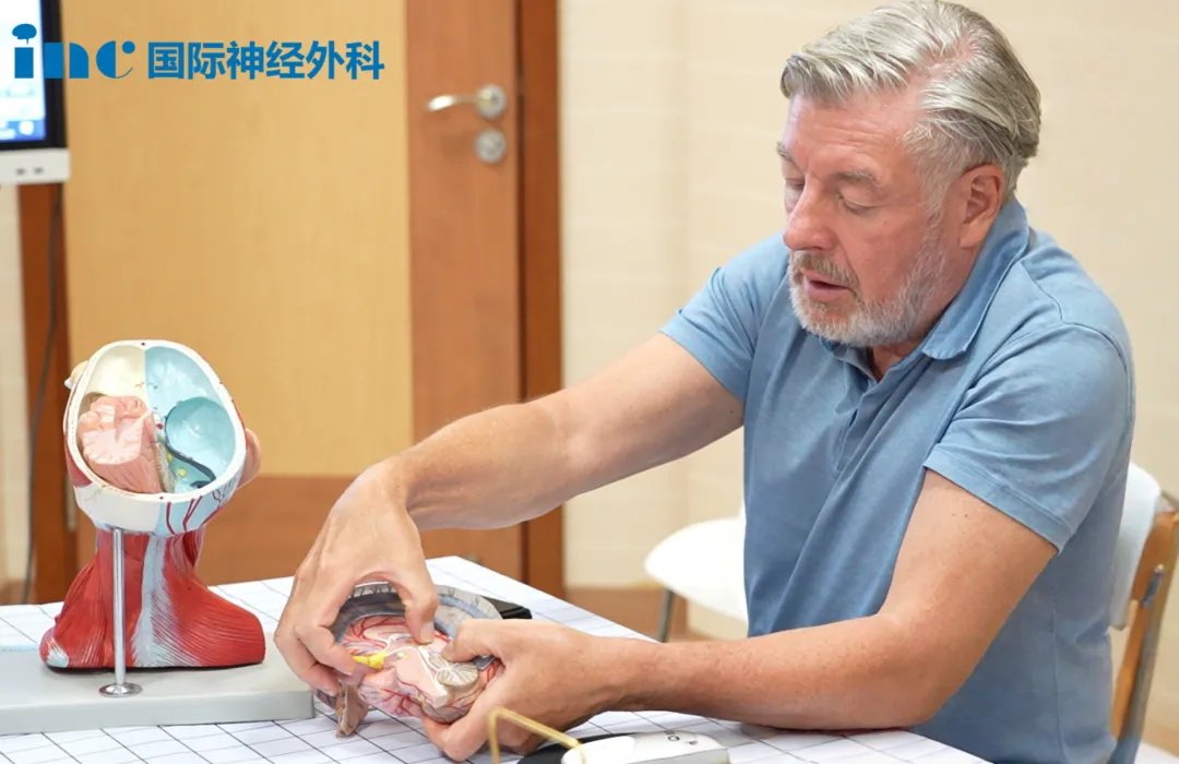 15岁少女突发脑出血意识不清，竟因脑内藏着畸形血管团！