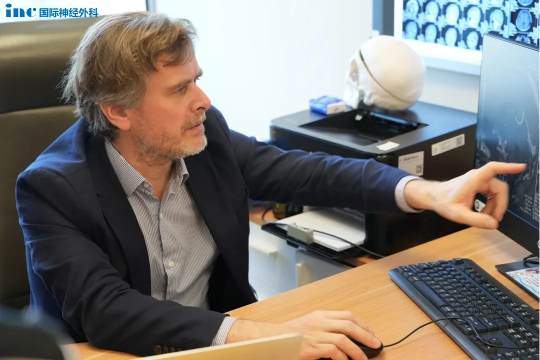 “这是为你好！”脑瘤术后，医生竟在我的颈内留下几枚螺钉……