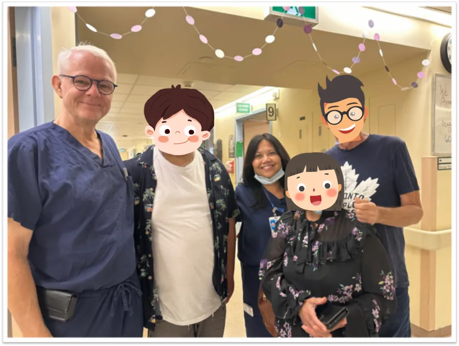 小K一家与鲁特卡教授（左一）合影