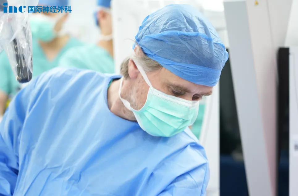 开颅后，朋友问我怎么头发还在！脑膜瘤手术究竟是微创还是开颅？