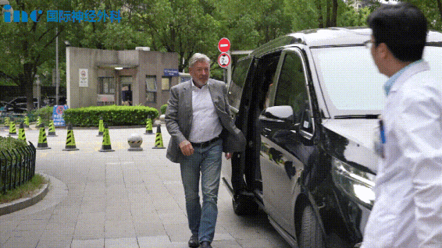 巴教授从北京抵达苏州