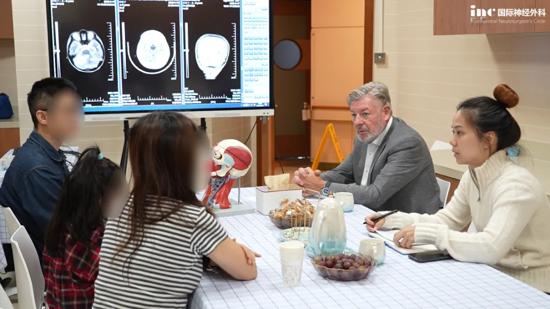 巴教授给出了截然不同的回复