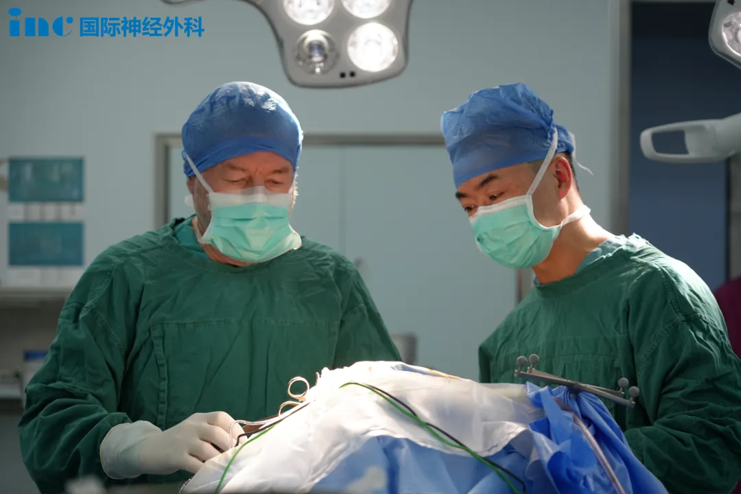 INC巴教授苏州行：今日完成高难度丘脑手术后，又迎9岁菲律宾脑干肿瘤小勇士